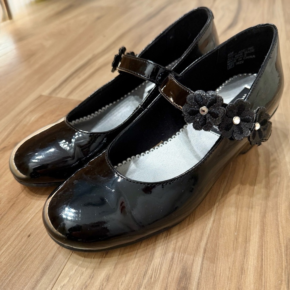Rachel Shoes Black Kids Dress Shoes with Floral Detail